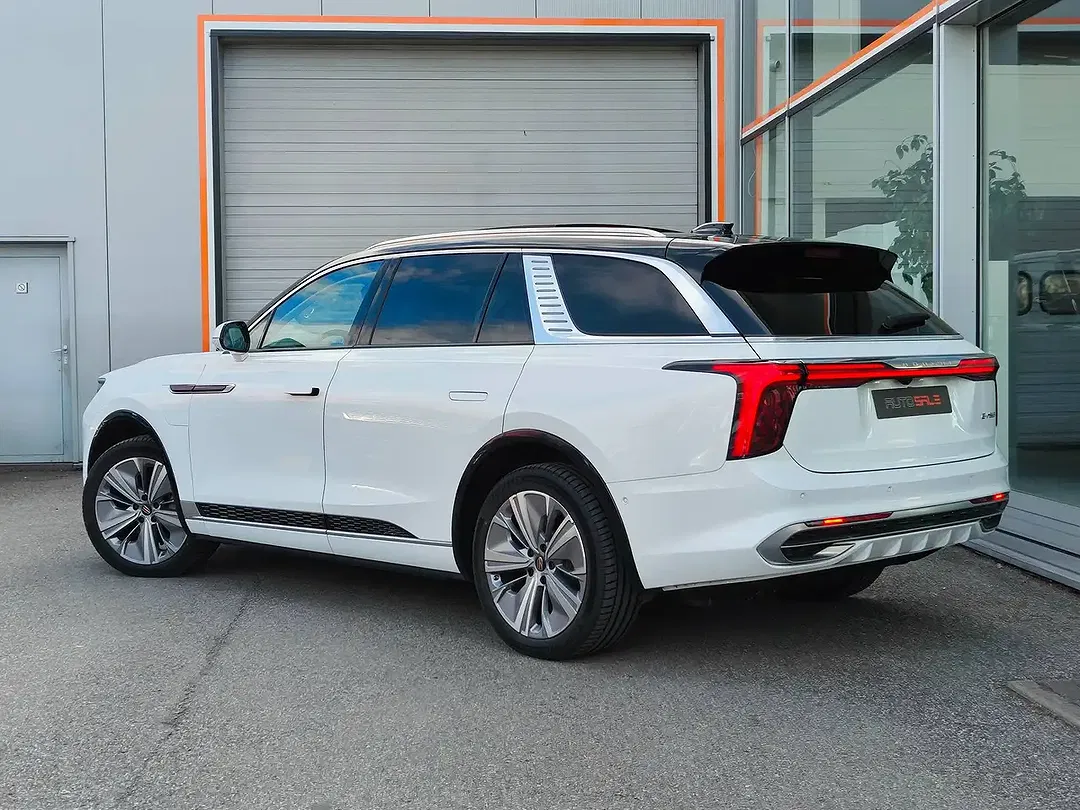 Hongqi E-HS9 - foto 2