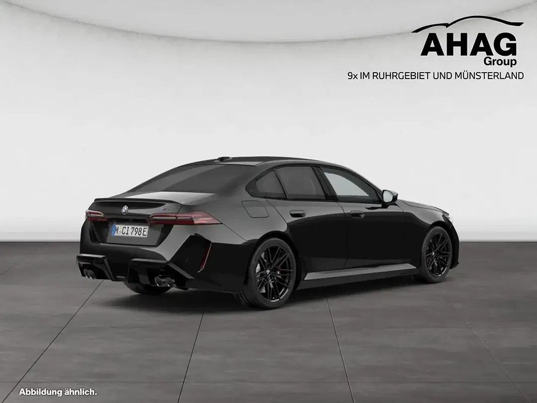 BMW M5 - Thumbnail 2