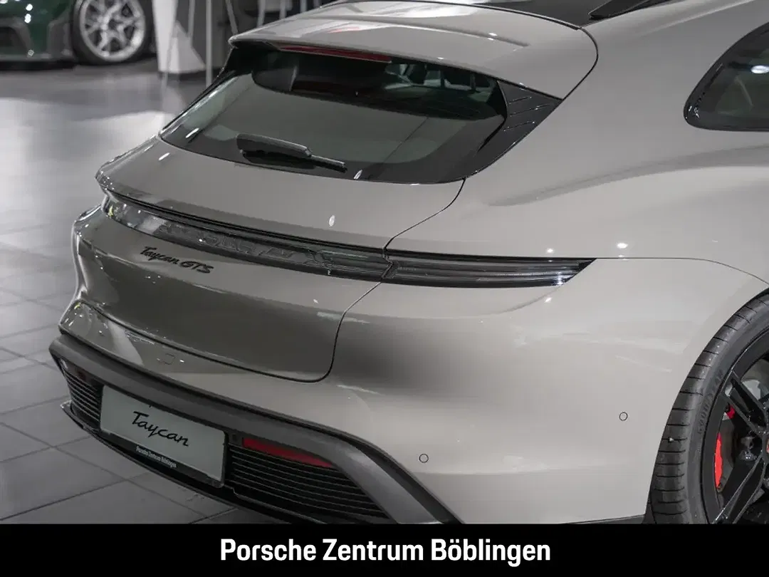 Porsche Taycan GTS Sport Turismo - Thumbnail 10