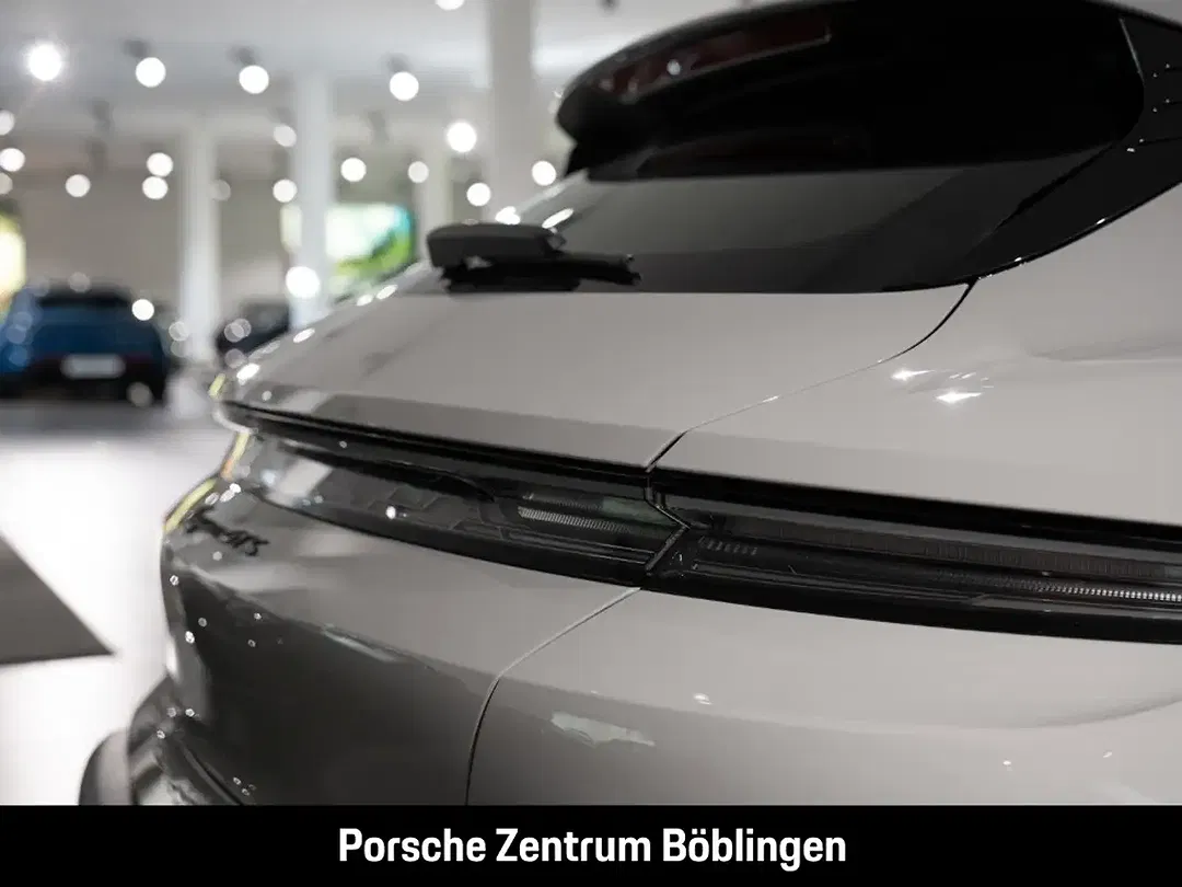 Porsche Taycan GTS Sport Turismo - Thumbnail 11