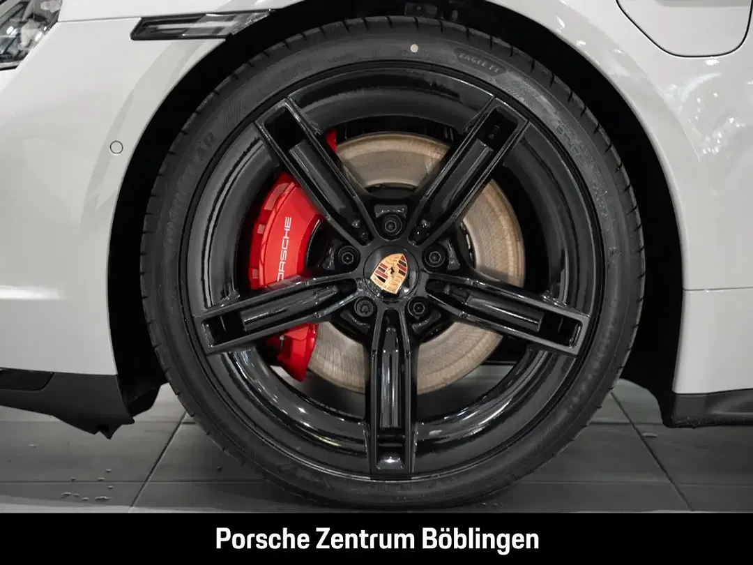 Porsche Taycan GTS Sport Turismo - Thumbnail 12