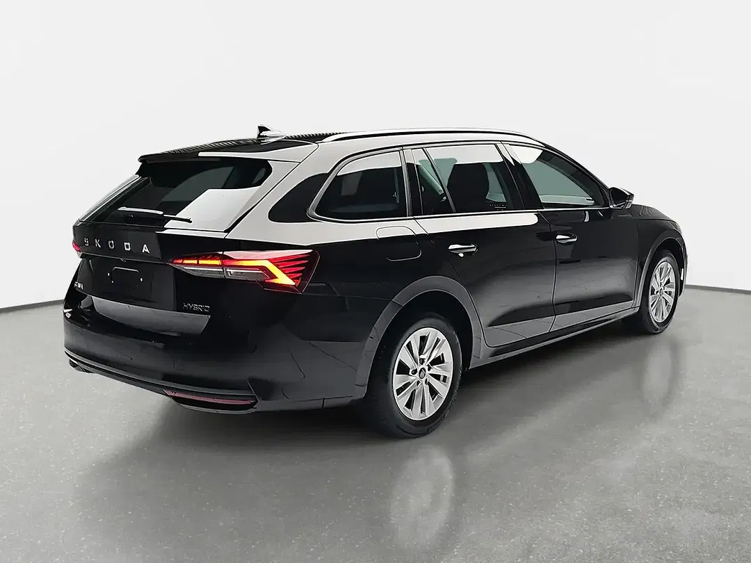 Skoda Octavia 1.5 TSI DSG Combi 130 Years - Thumbnail 3