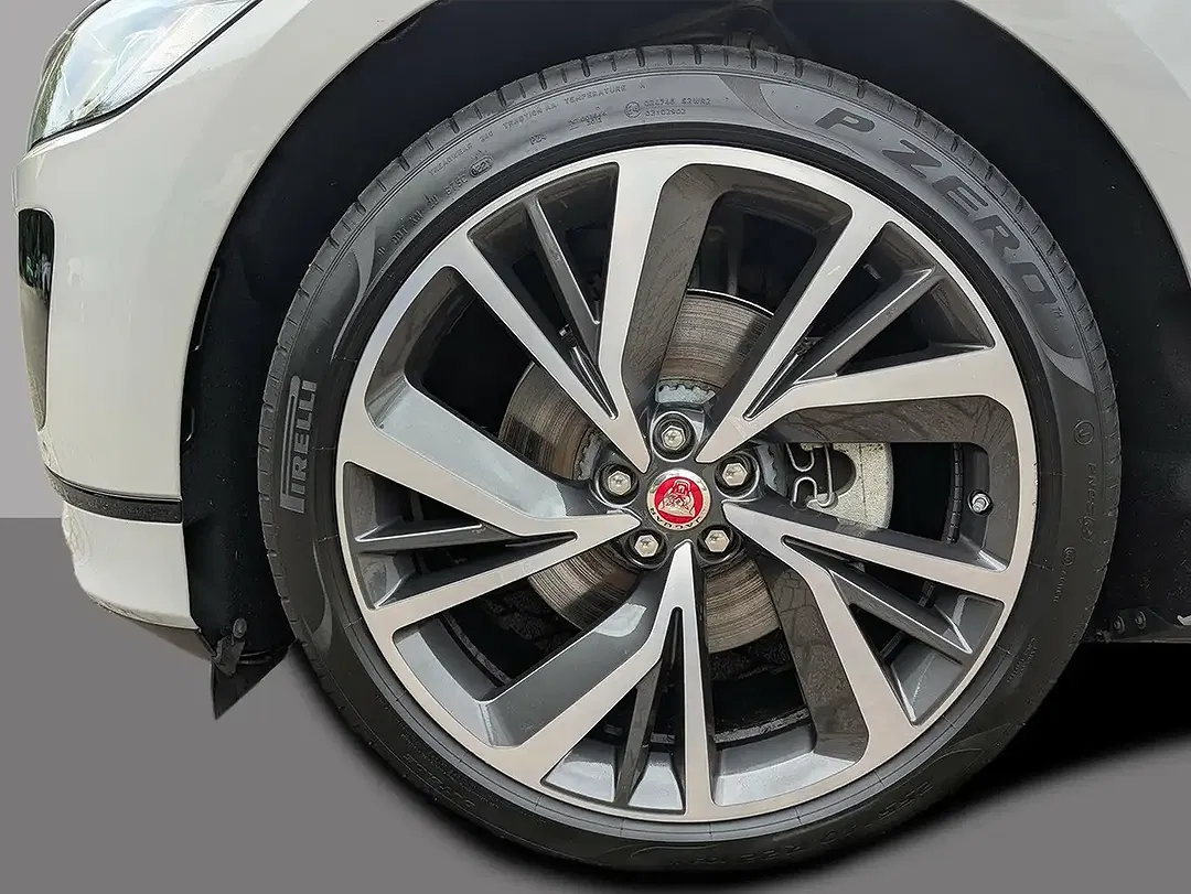 Jaguar I-Pace EV400 S Black - Thumbnail 6
