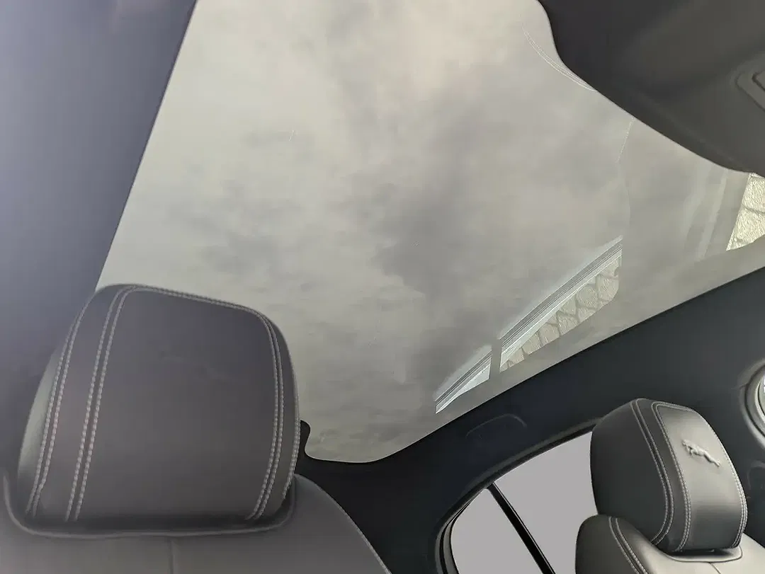 Jaguar I-Pace EV400 S Black - Thumbnail 9