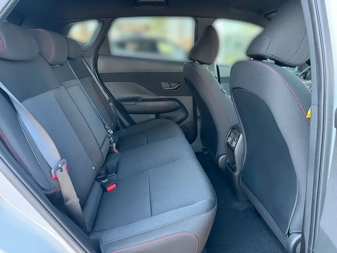 Hyundai KONA EV - Thumbnail 13