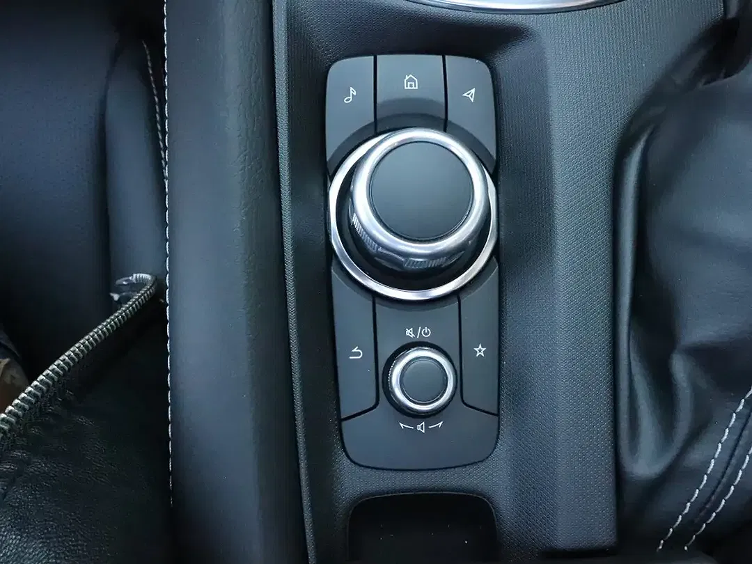 Mazda MX-5 Exclusive-Line - Thumbnail 11