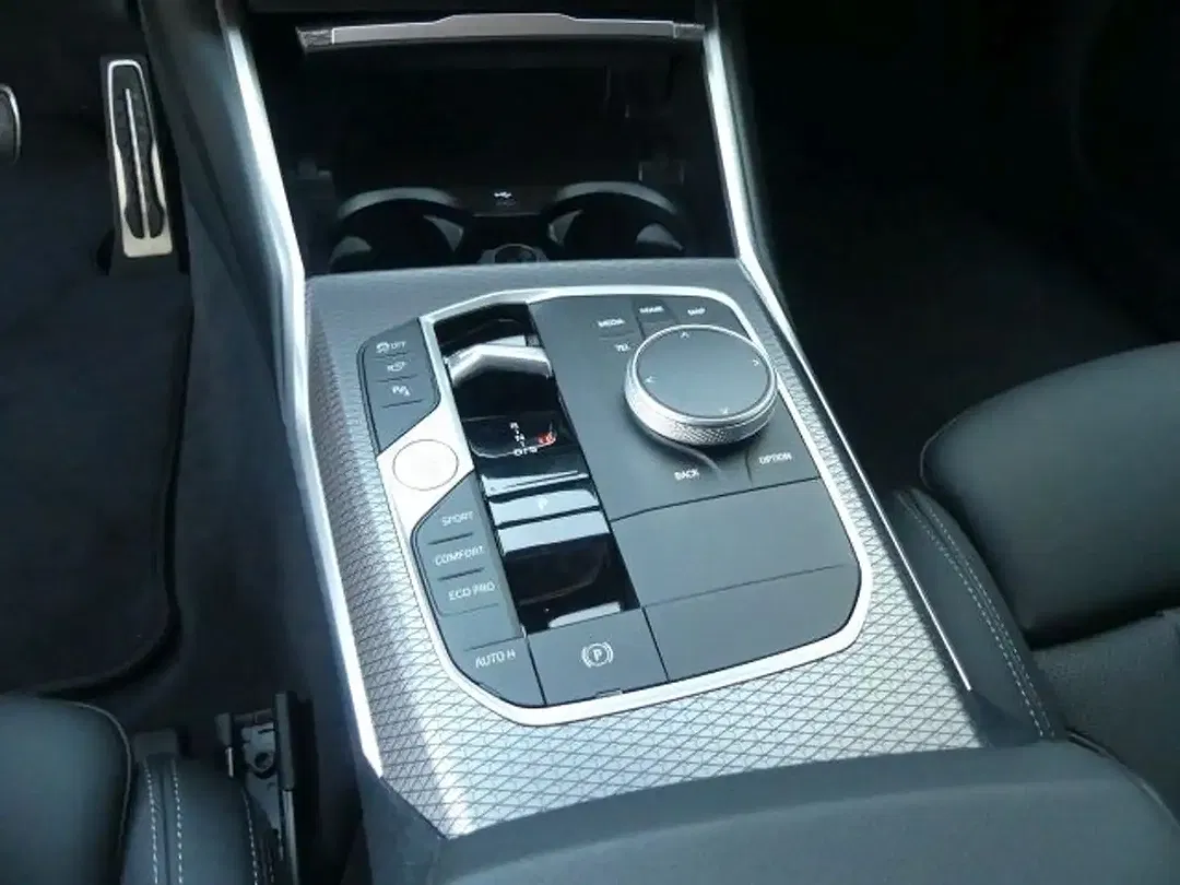 BMW 320 Touring M Sport - Thumbnail 13