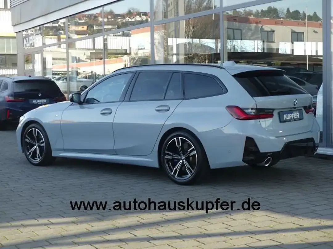 BMW 320 Touring M Sport - Thumbnail 3