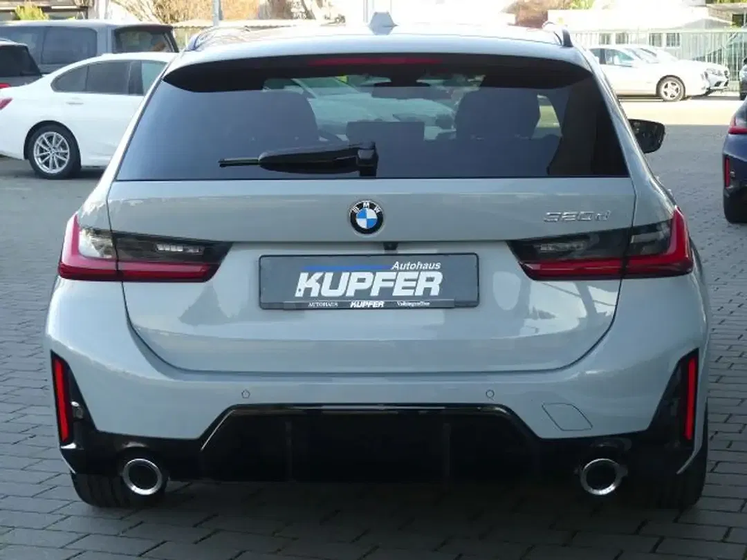 BMW 320 Touring M Sport - Thumbnail 4