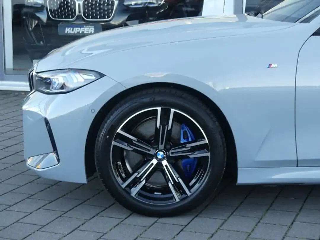 BMW 320 Touring M Sport - Thumbnail 5