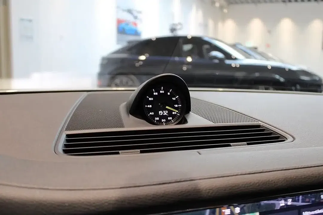 Porsche Panamera E-Hybrid 4 Sport Turismo Edition - Thumbnail 12