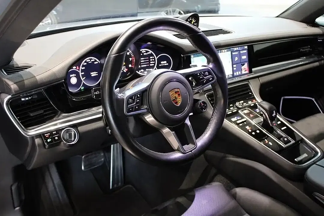 Porsche Panamera E-Hybrid 4 Sport Turismo Edition - Thumbnail 13