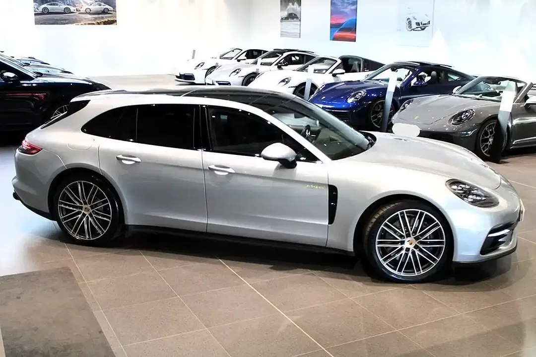 Porsche Panamera E-Hybrid 4 Sport Turismo Edition - foto 2