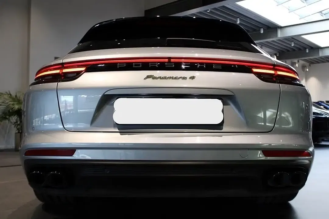 Porsche Panamera E-Hybrid 4 Sport Turismo Edition - Thumbnail 9