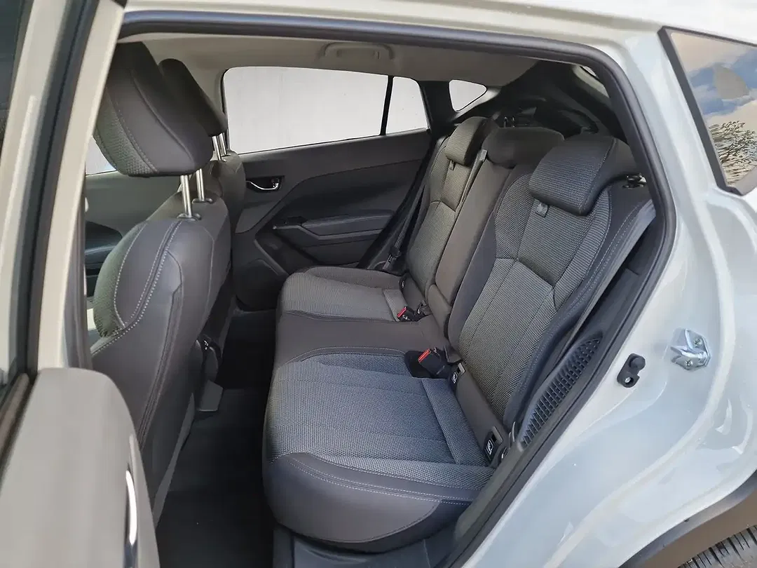 Subaru Crosstrek Active - Thumbnail 9