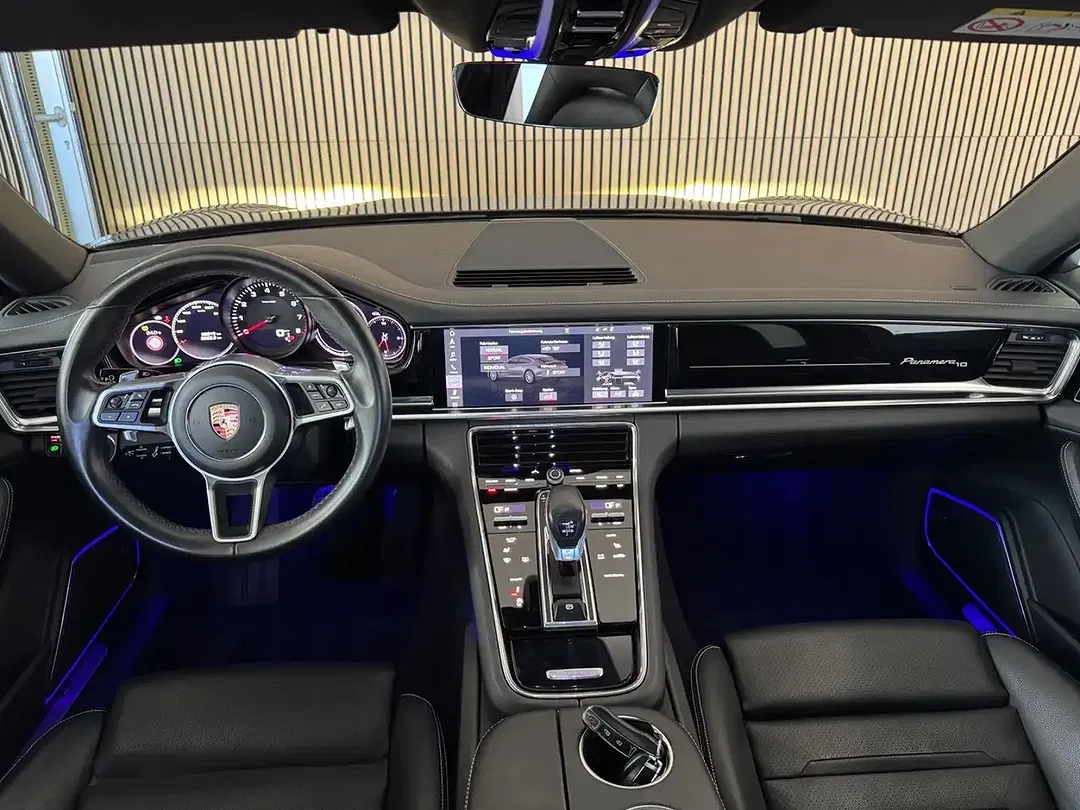 Porsche Panamera 4 Edition - Thumbnail 12
