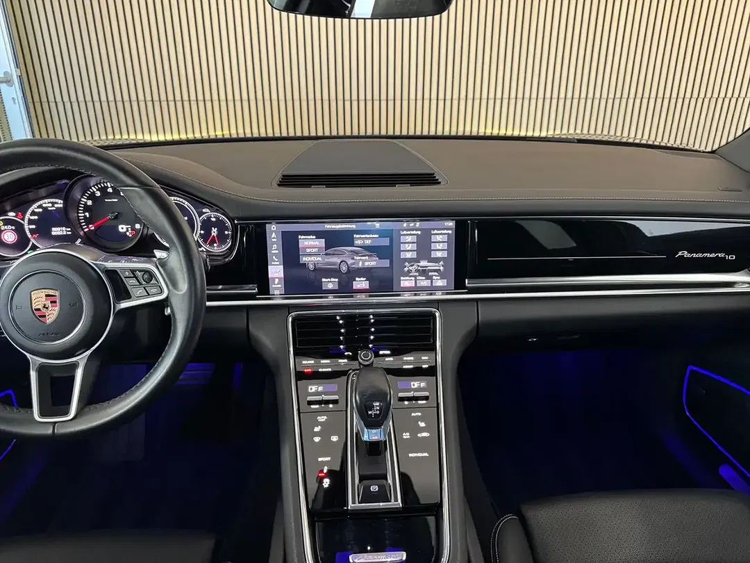 Porsche Panamera 4 Edition - Thumbnail 14