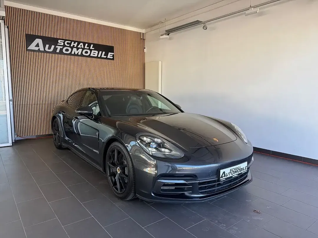 Porsche Panamera 4 Edition - Thumbnail 3