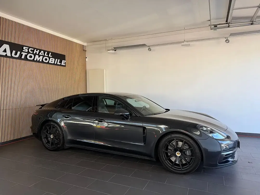 Porsche Panamera 4 Edition - Thumbnail 4
