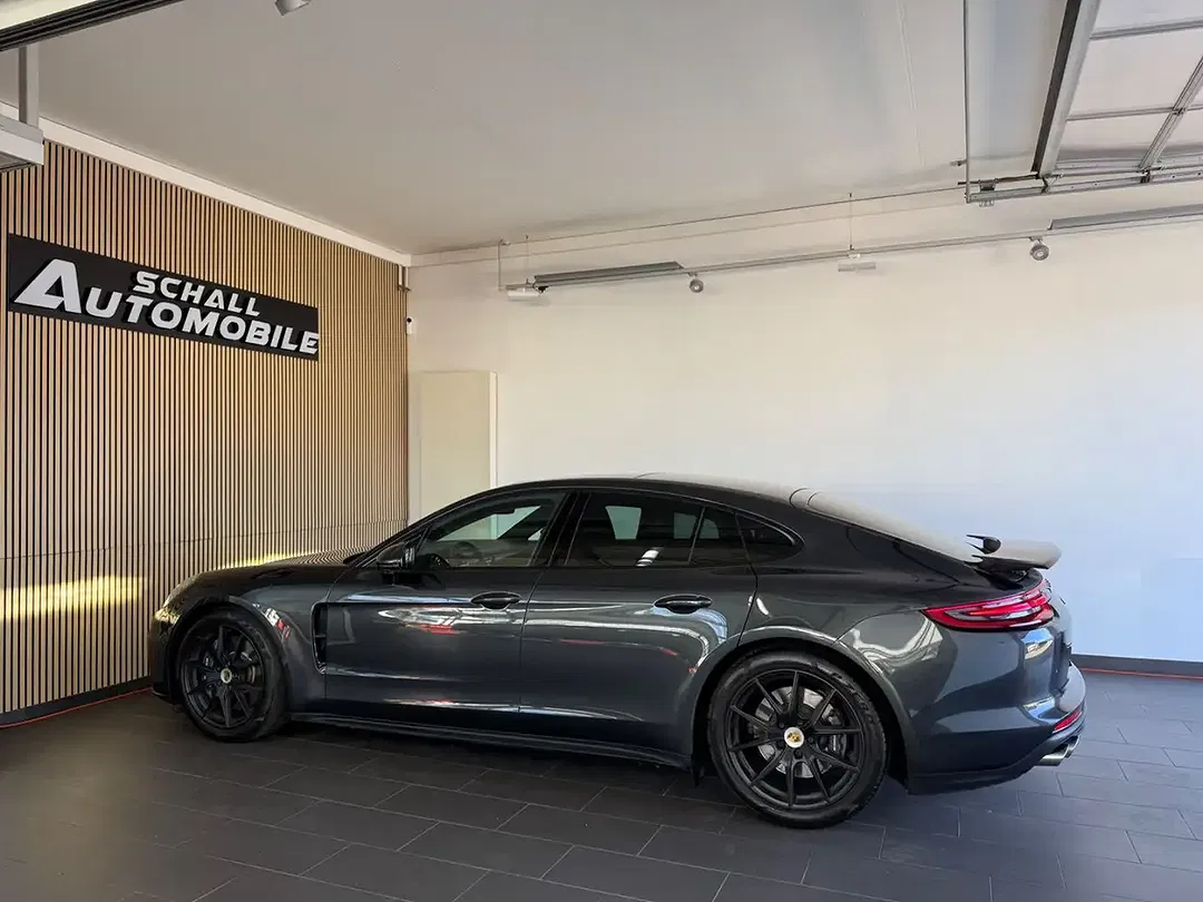 Porsche Panamera 4 Edition - Thumbnail 5