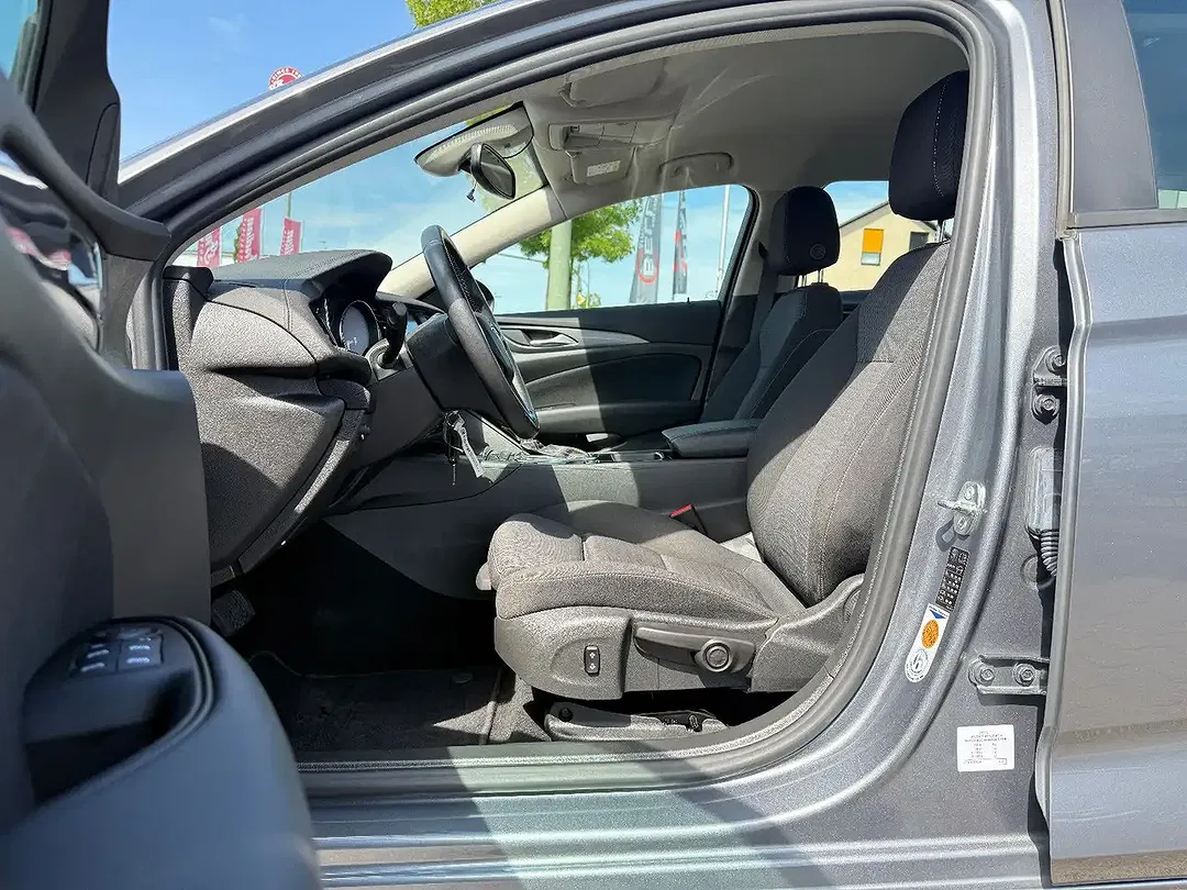 Opel Insignia - Thumbnail 11