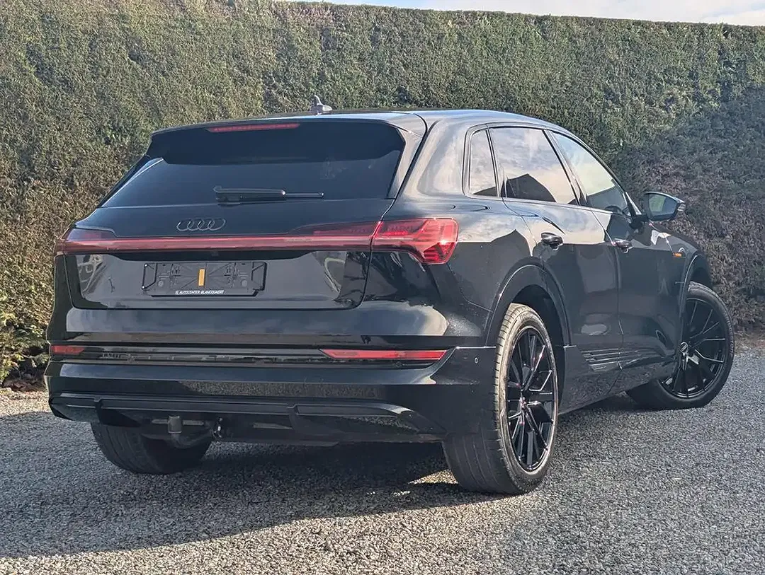Audi Q8 e-tron Black Edition S line - Thumbnail 3