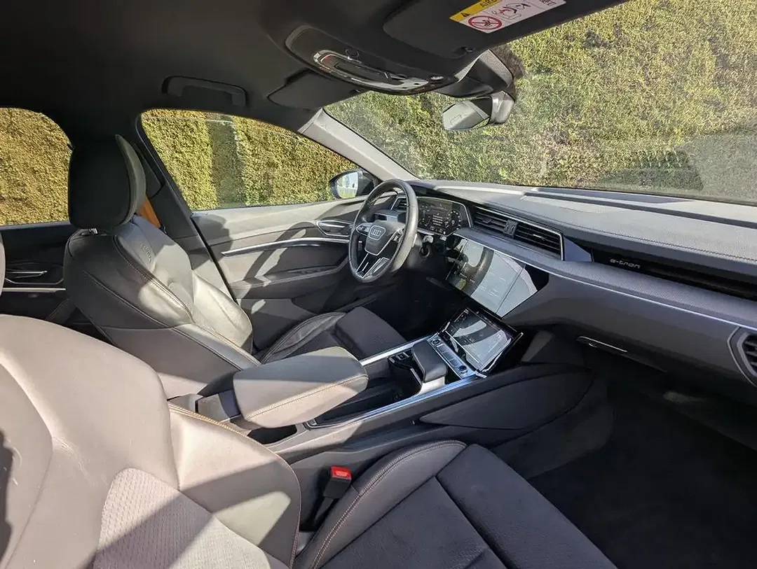 Audi Q8 e-tron Black Edition S line - Thumbnail 4