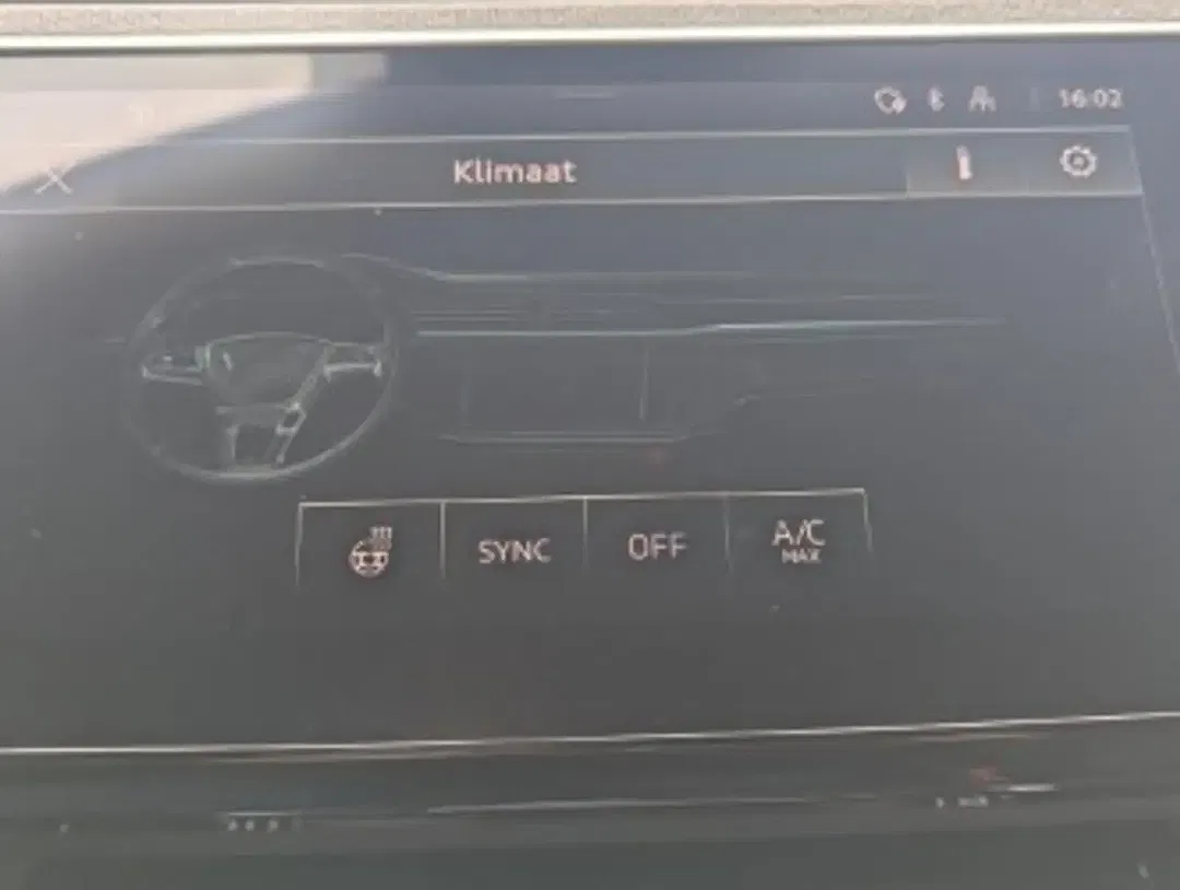 Audi Q8 e-tron Black Edition S line - Thumbnail 8