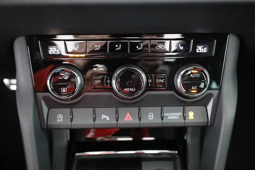 Skoda Karoq 1.5 TSI DSG Sportline - Thumbnail 11