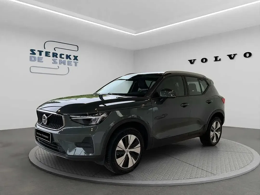 Volvo XC40 B3 MHEV Core - Thumbnail 1