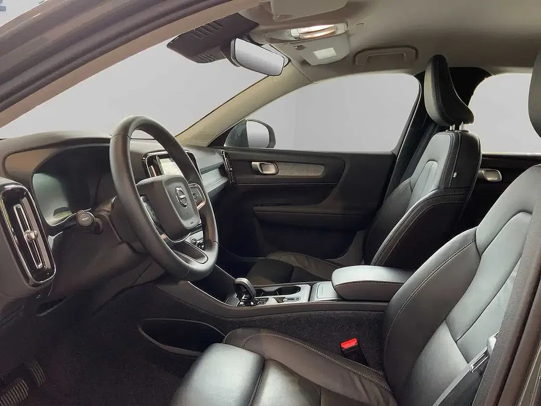 Volvo XC40 B3 MHEV Core - Thumbnail 11
