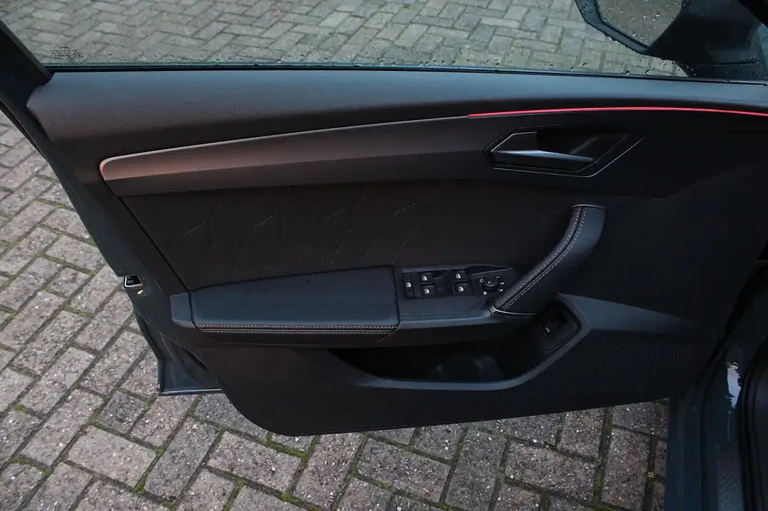 CUPRA Leon 1.5 eTSI DSG Sportstourer - Thumbnail 6