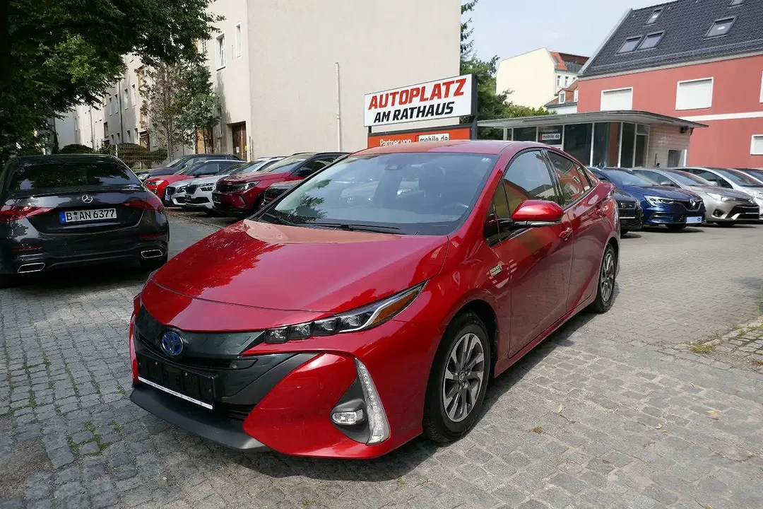 Toyota Prius PHEV Executive - Afbeelding 1
