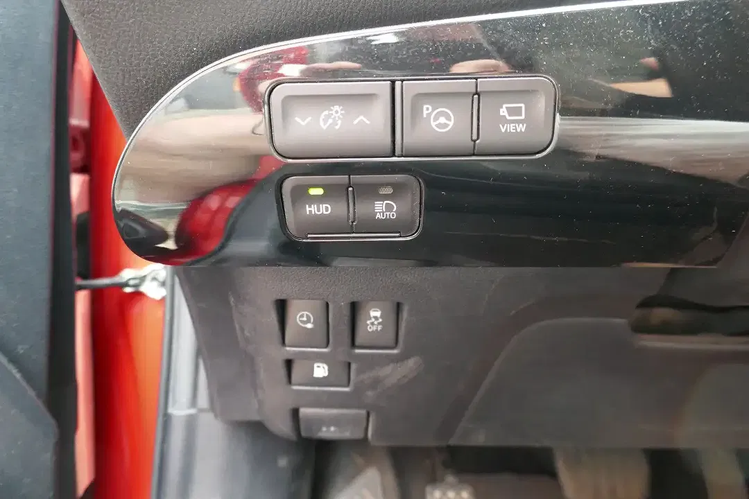Toyota Prius PHEV Executive - foto 15