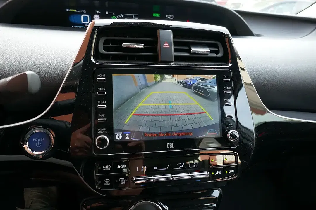 Toyota Prius PHEV Executive - Thumbnail 9