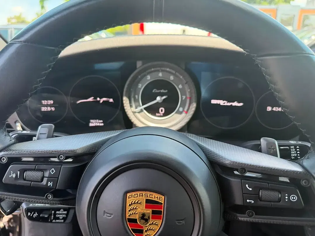 Porsche 911 Turbo Cabriolet - Thumbnail 12