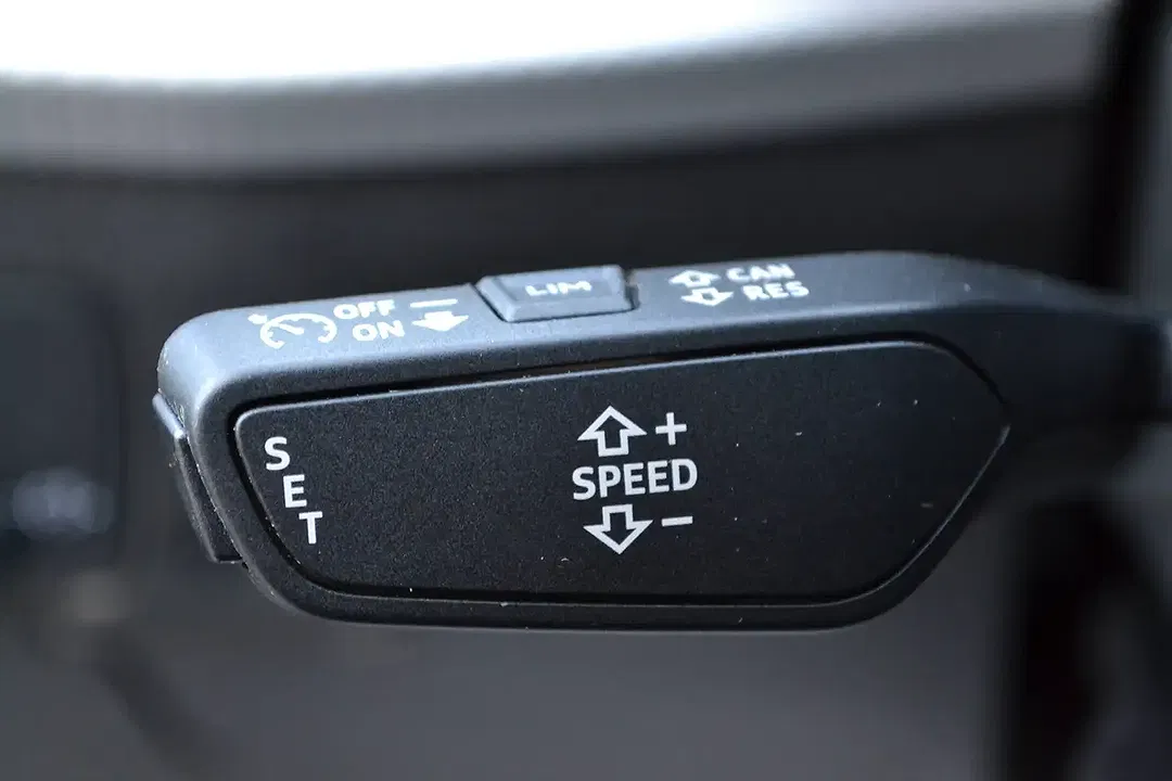Audi Q2 35 TFSI S tronic S line - Thumbnail 13