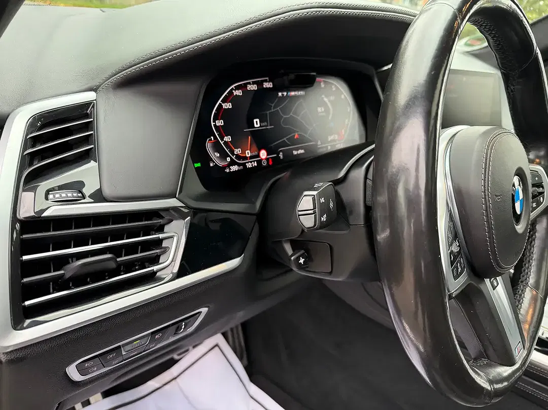BMW X7 M M50 - foto 8