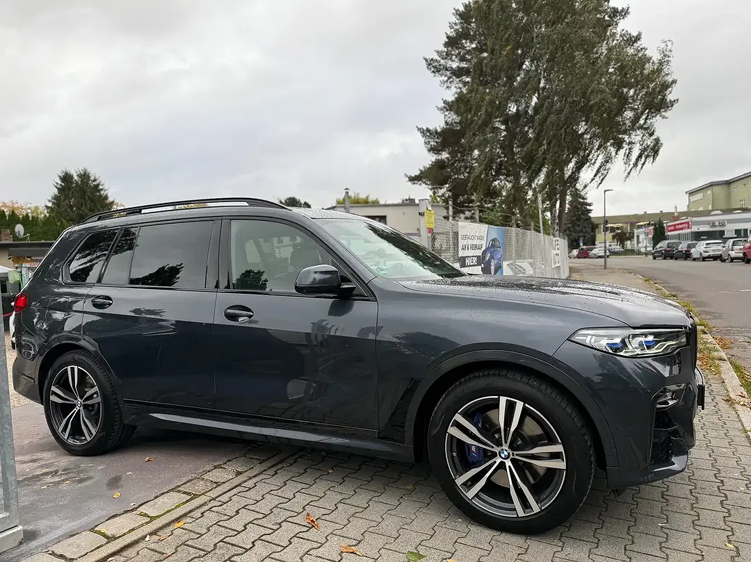 BMW X7 M M50 - Thumbnail 4