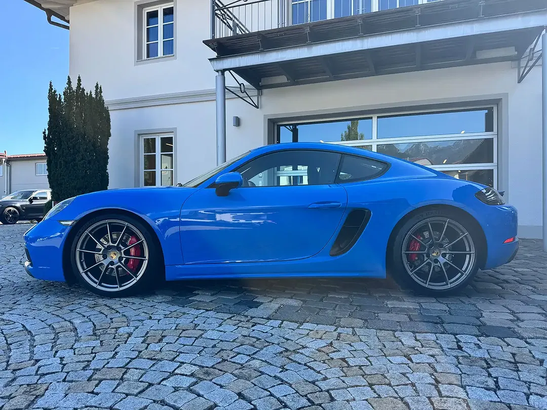 Porsche Cayman - Thumbnail 3