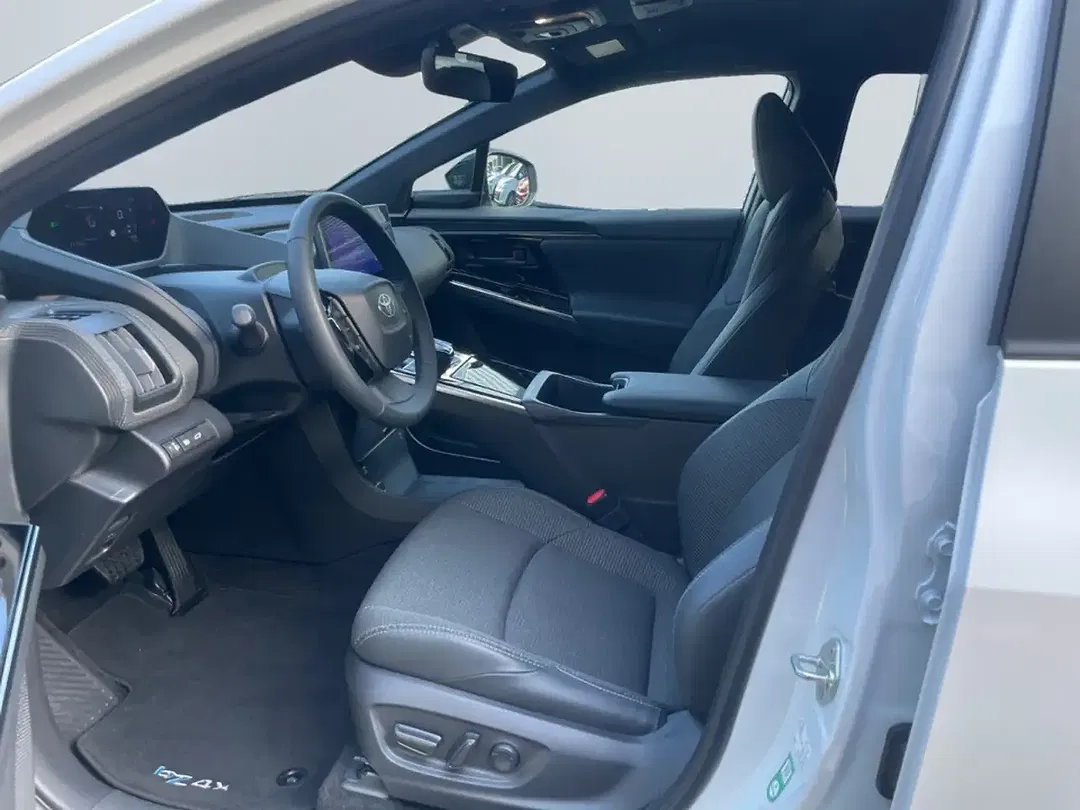 Toyota bZ4X - Thumbnail 9