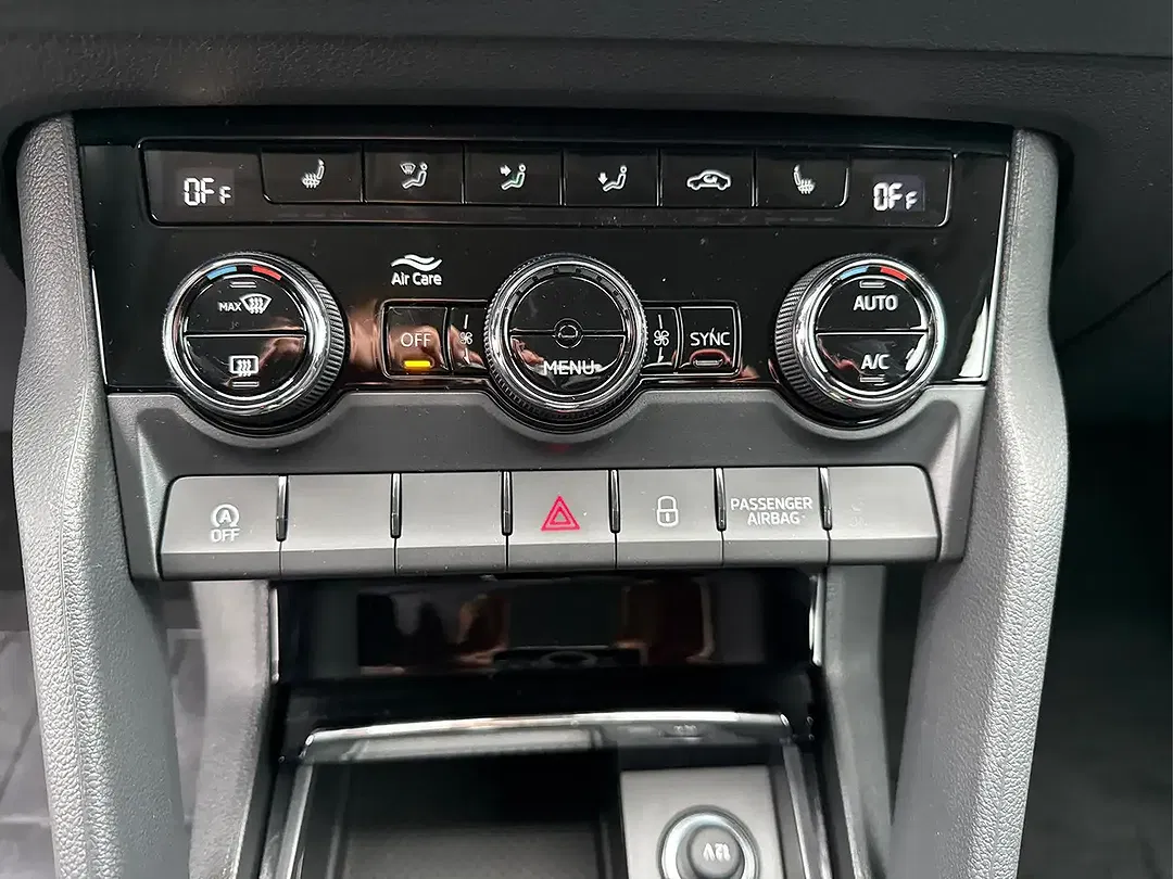 Skoda Karoq 2.0 TDI DSG 4x4 - Thumbnail 6