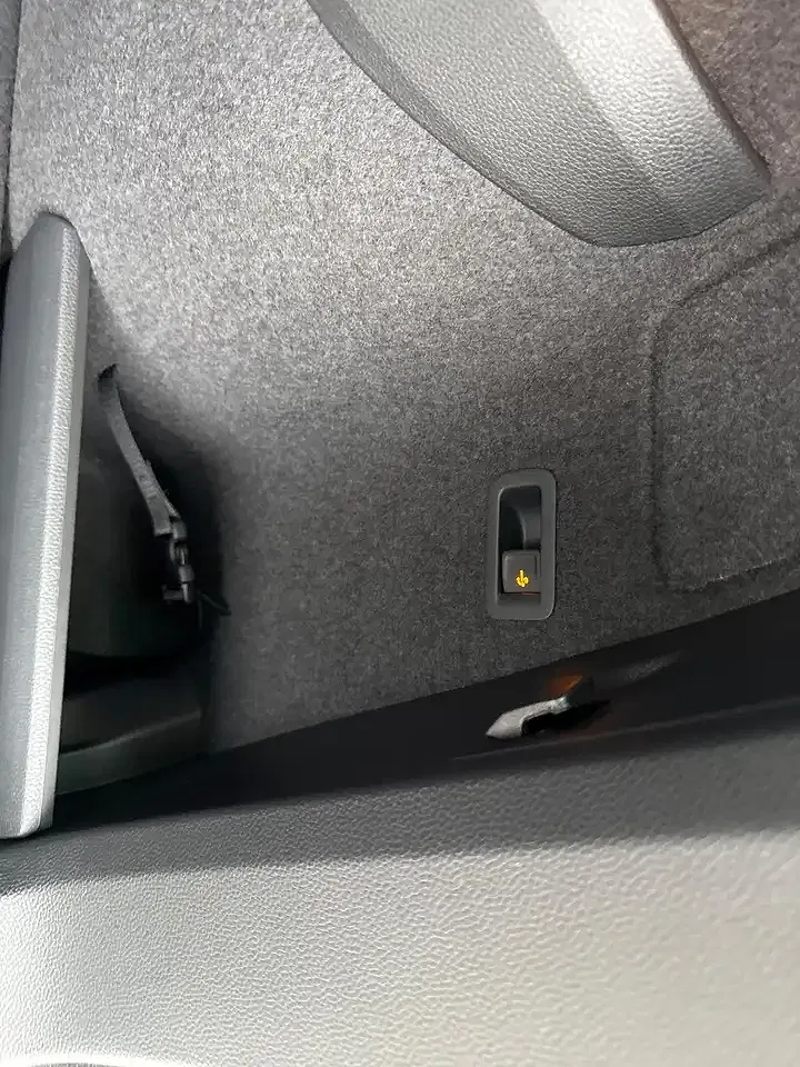 Skoda Karoq 2.0 TDI DSG 4x4 - Thumbnail 7