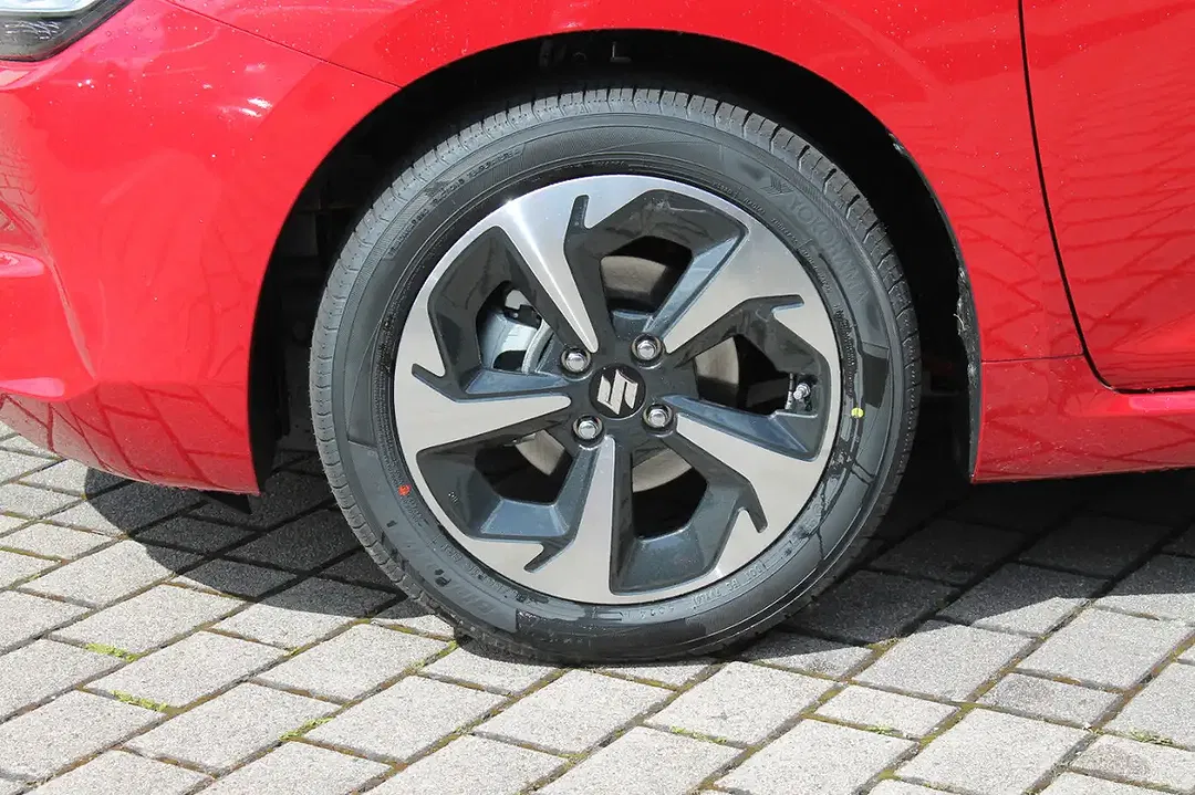 Suzuki Swift Hybrid 1.2 Comfort+ - Thumbnail 4
