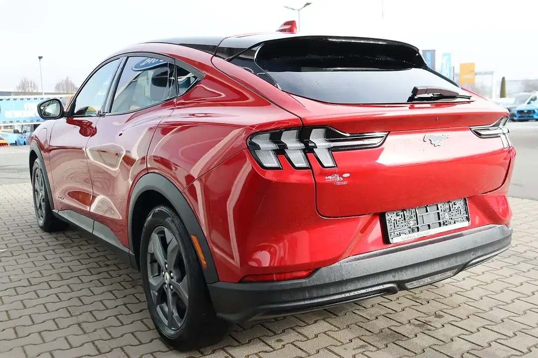 Ford Mustang Mach-E - Thumbnail 11