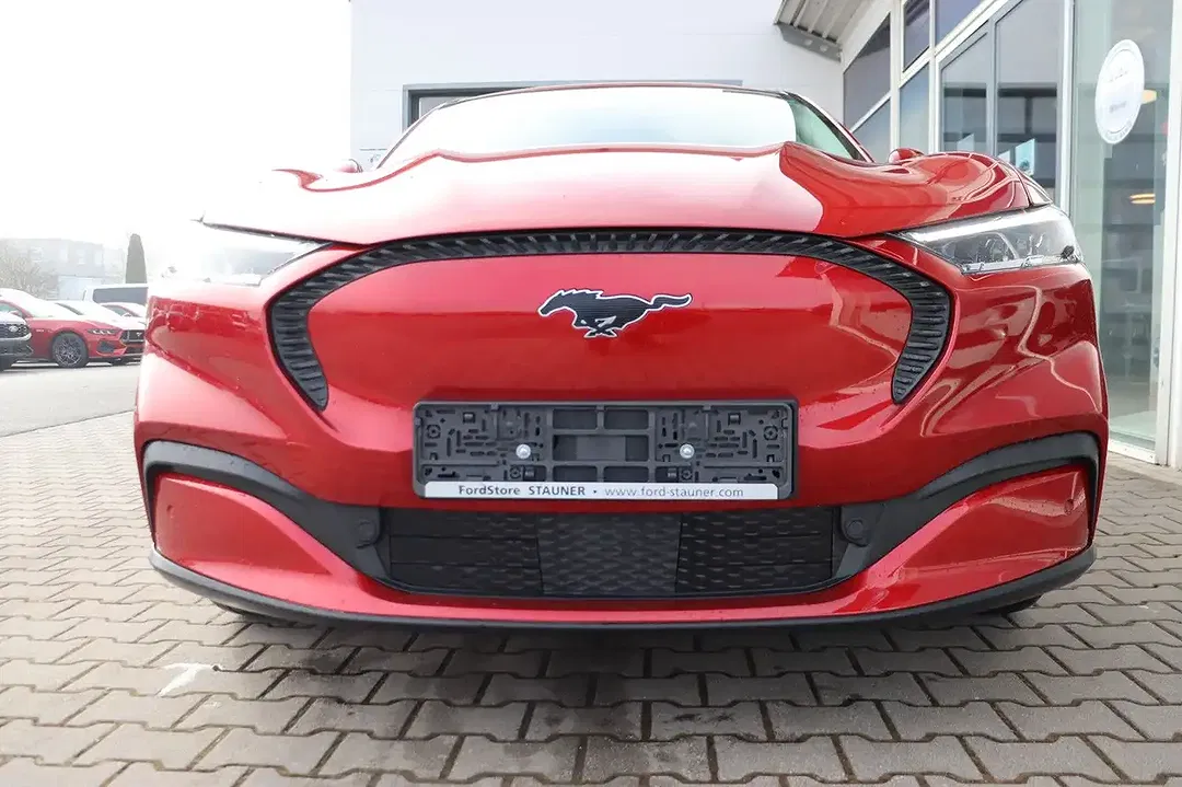 Ford Mustang Mach-E - Thumbnail 3
