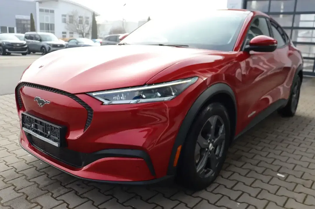 Ford Mustang Mach-E - Thumbnail 4