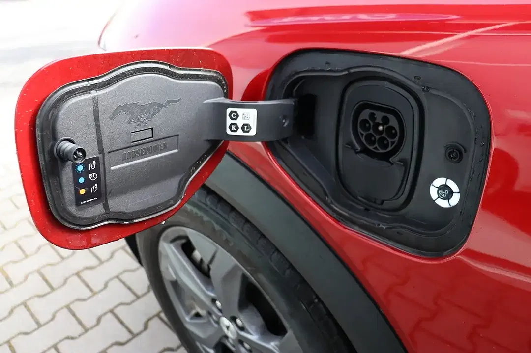 Ford Mustang Mach-E - Thumbnail 5