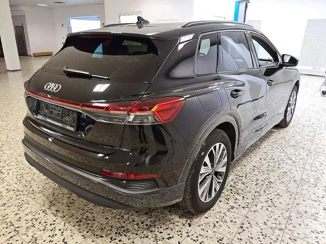 Audi Q4 e-tron 40 - Thumbnail 5