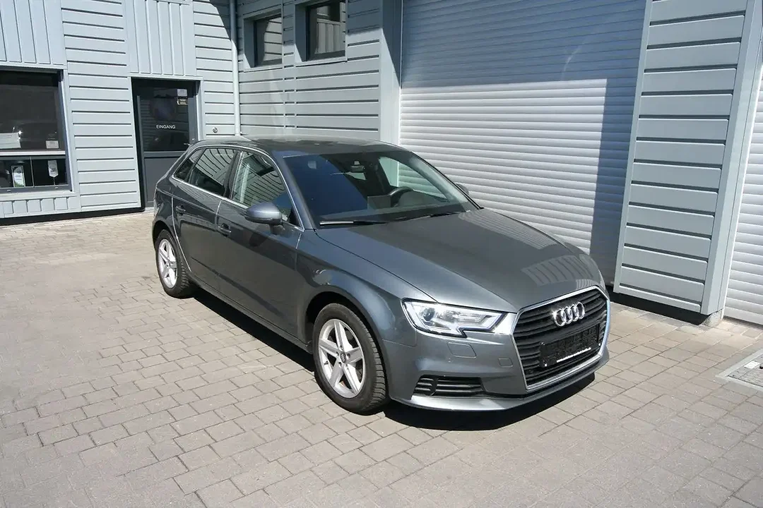 Audi A3 30 TFSI Sportback Base - Afbeelding 1